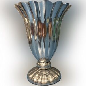 Julia Knight Peony collection vase. Signed